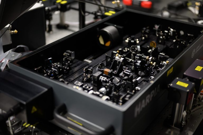 Inside view of the HARPIA-TA transient absorption spectrometer.